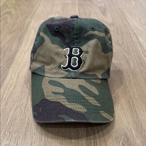 Genuine Merchandise Fitted Camouflage Boston Red Sox Hat Size Small